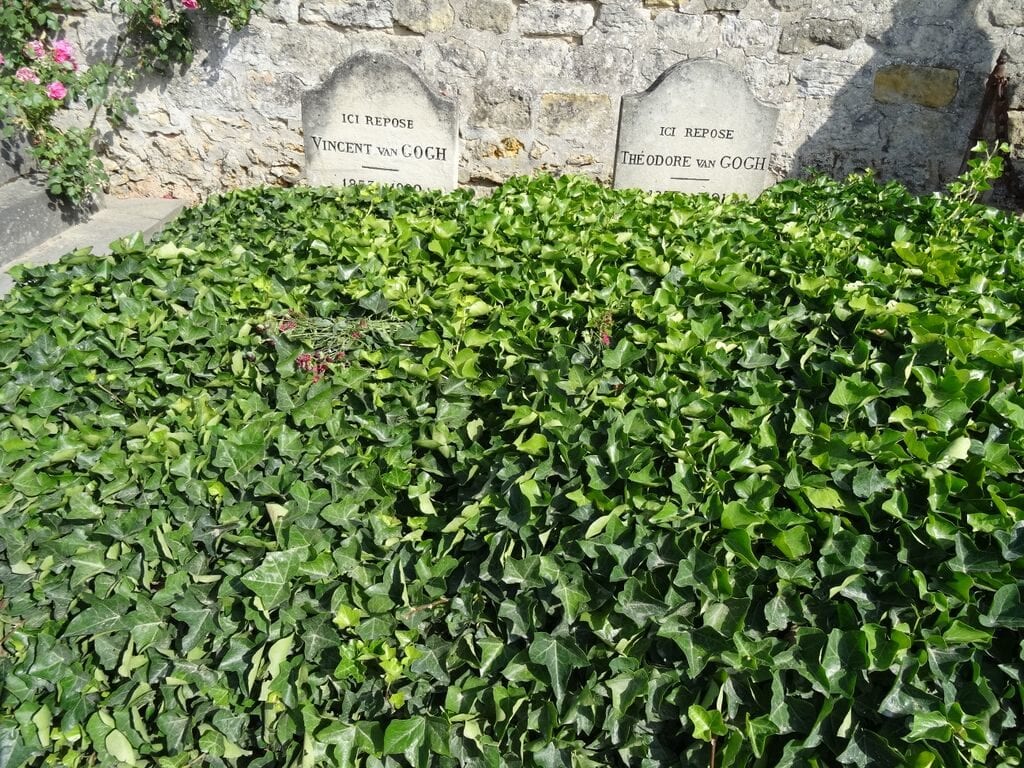 Where Vincent Van Gogh was buried