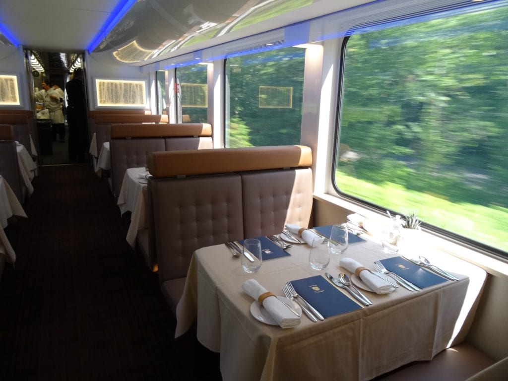  rocky mountaineer gold dining room